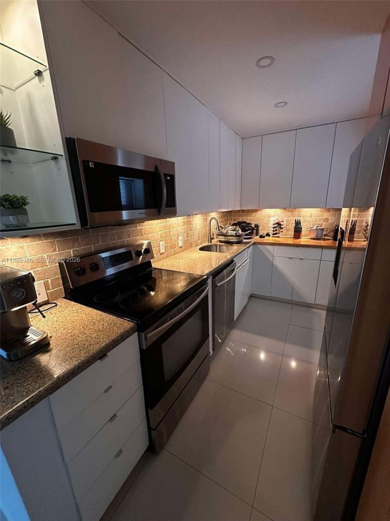 3401 N Country Club Dr , Unit 718, Aventura, FL 33180 Photo