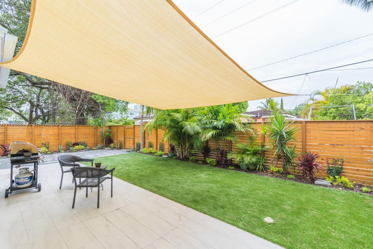 44 NW 40th St , Miami, FL 33127 Photo