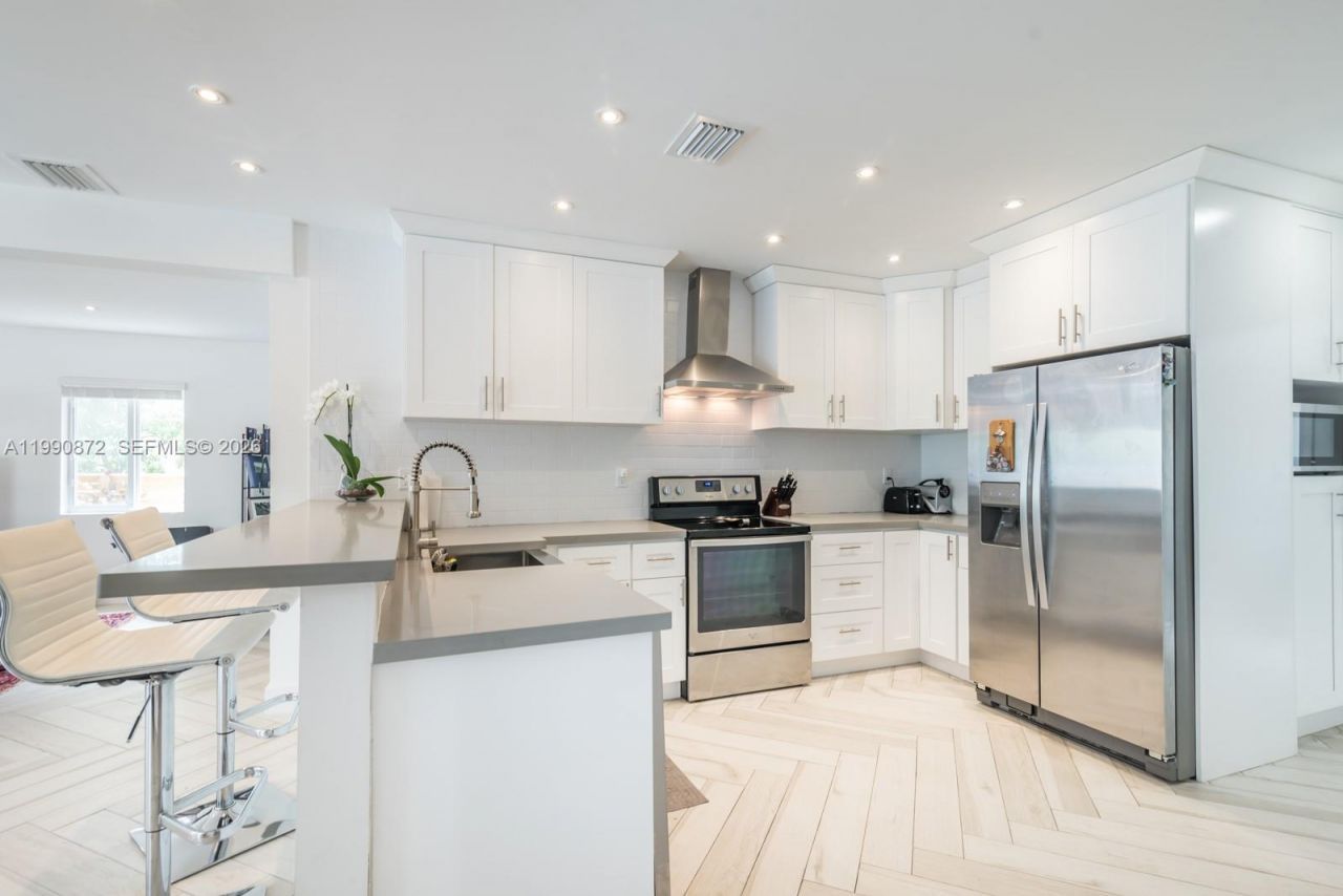 44 NW 40th St , Miami, FL 33127 Photo