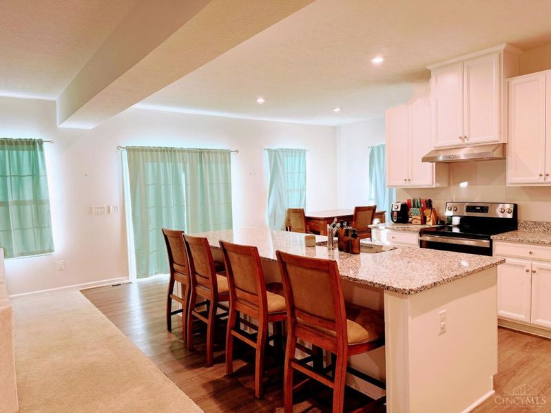 6017 Outlook Court, Hamilton Twp, OH 45152 Photo 4