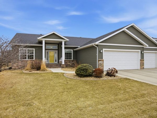 2218 41st Street S, Moorhead, MN 56560
