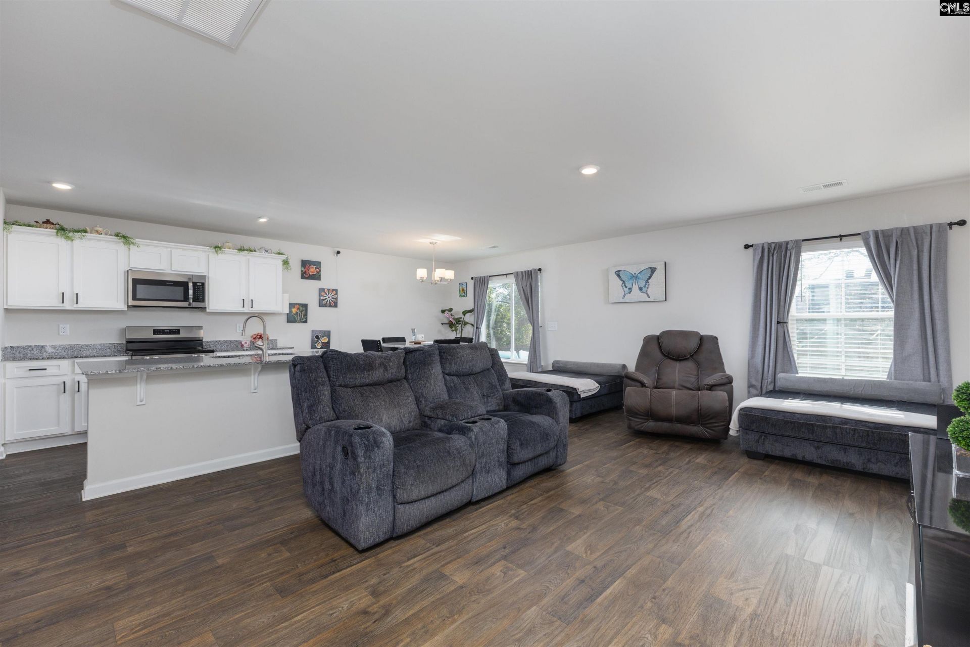 326 Community Drive Photo 4