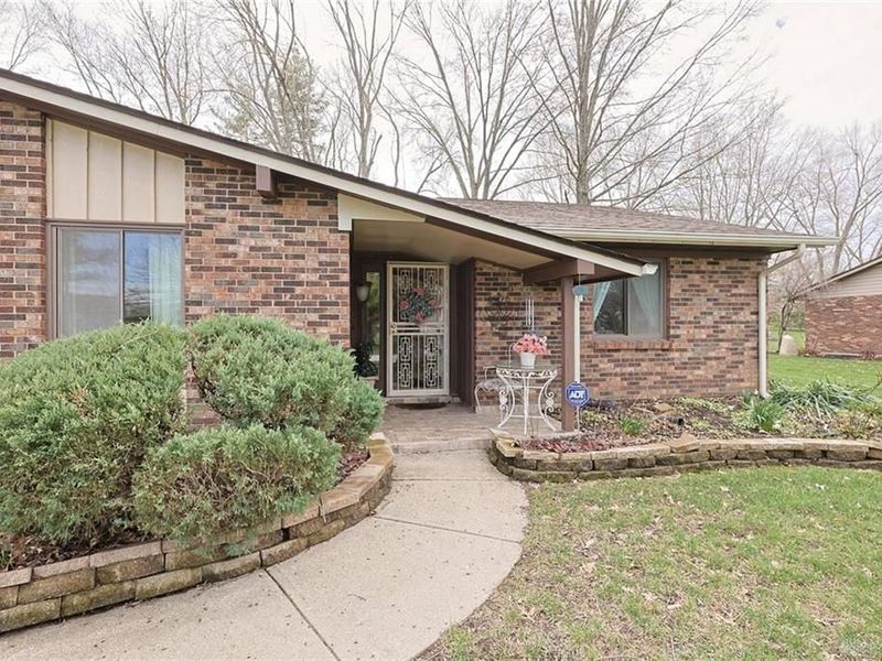 2054 Washington Creek Lane, Washington Township, OH 45458 Photo 2