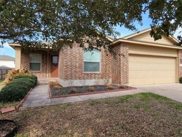 207 Wild Cat DR , Bastrop, TX 78602