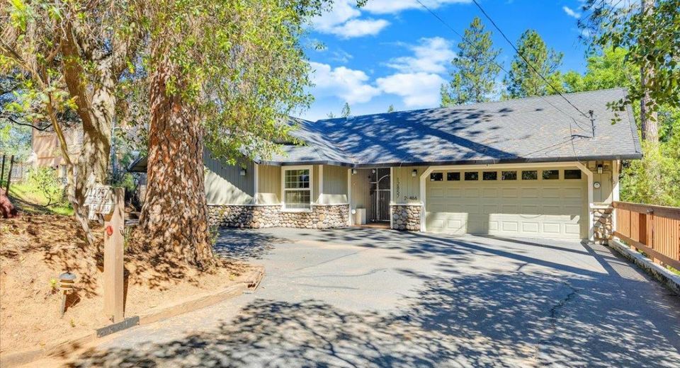 12857 Mueller Dr, Groveland, CA 95321 Photo
