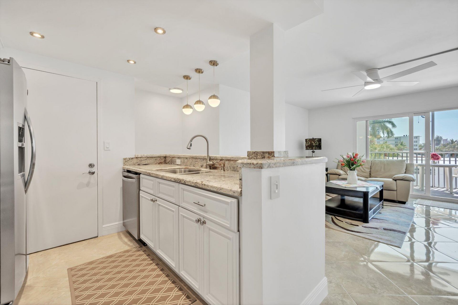 720 Bayshore Drive, Unit 304, Fort Lauderdale, FL 33304 Photo