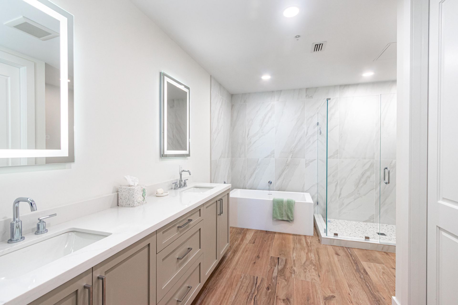 184 Lake Drive, Unit 3201, Palm Beach Shores, FL 33404 Photo