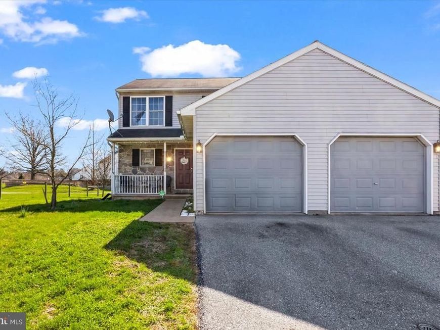 311 Elmshire Drive, Lancaster, PA 17603 Main Photo