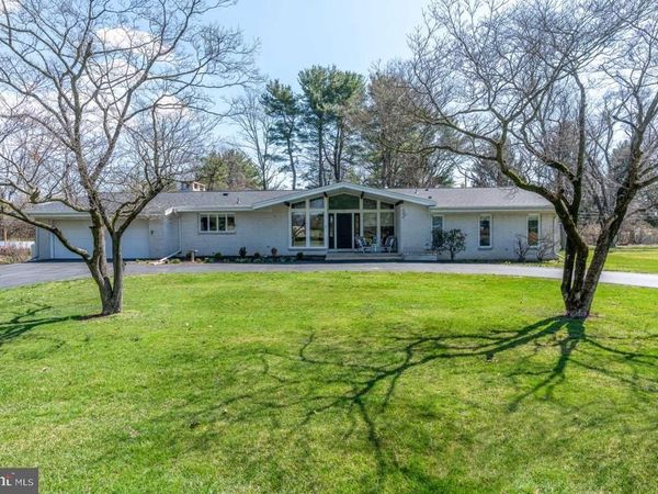 35 COUNTRY CLUB ROAD , CARLISLE, PA 17015