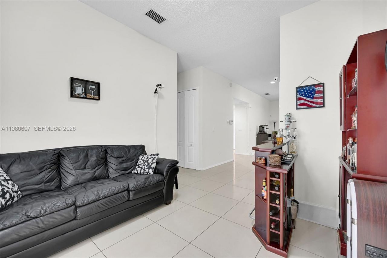 2007 NE 6th Ct, Homestead, FL 33033 Photo