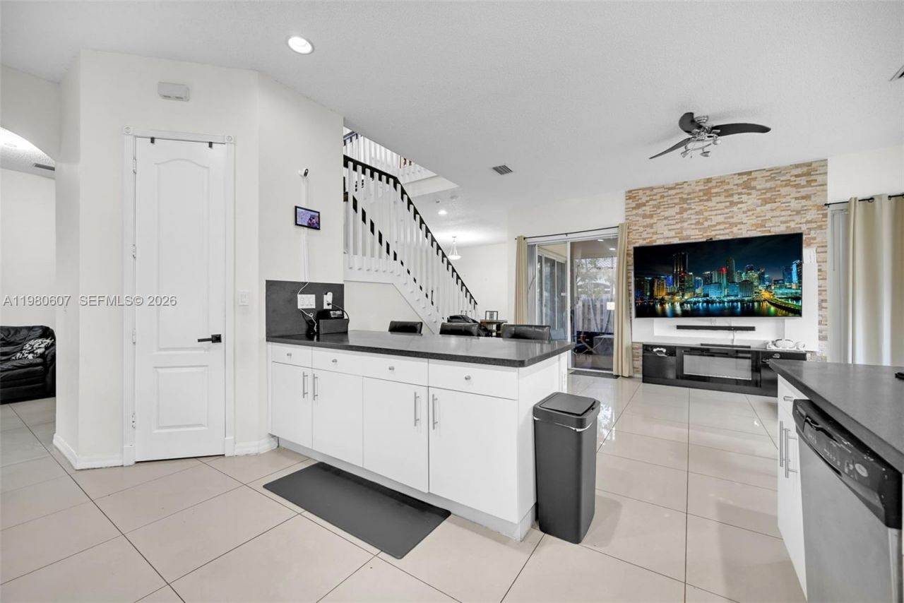 2007 NE 6th Ct, Homestead, FL 33033 Photo