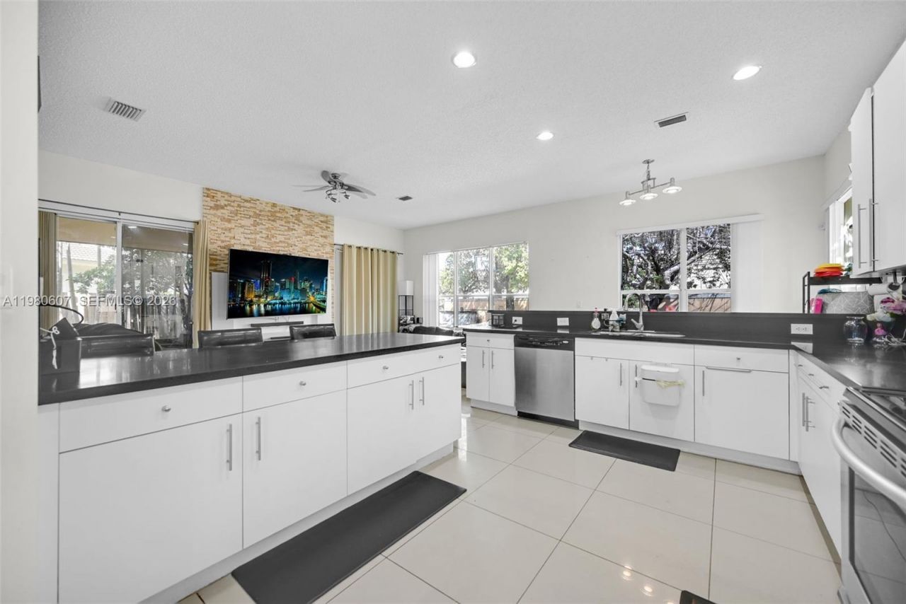 2007 NE 6th Ct, Homestead, FL 33033 Photo