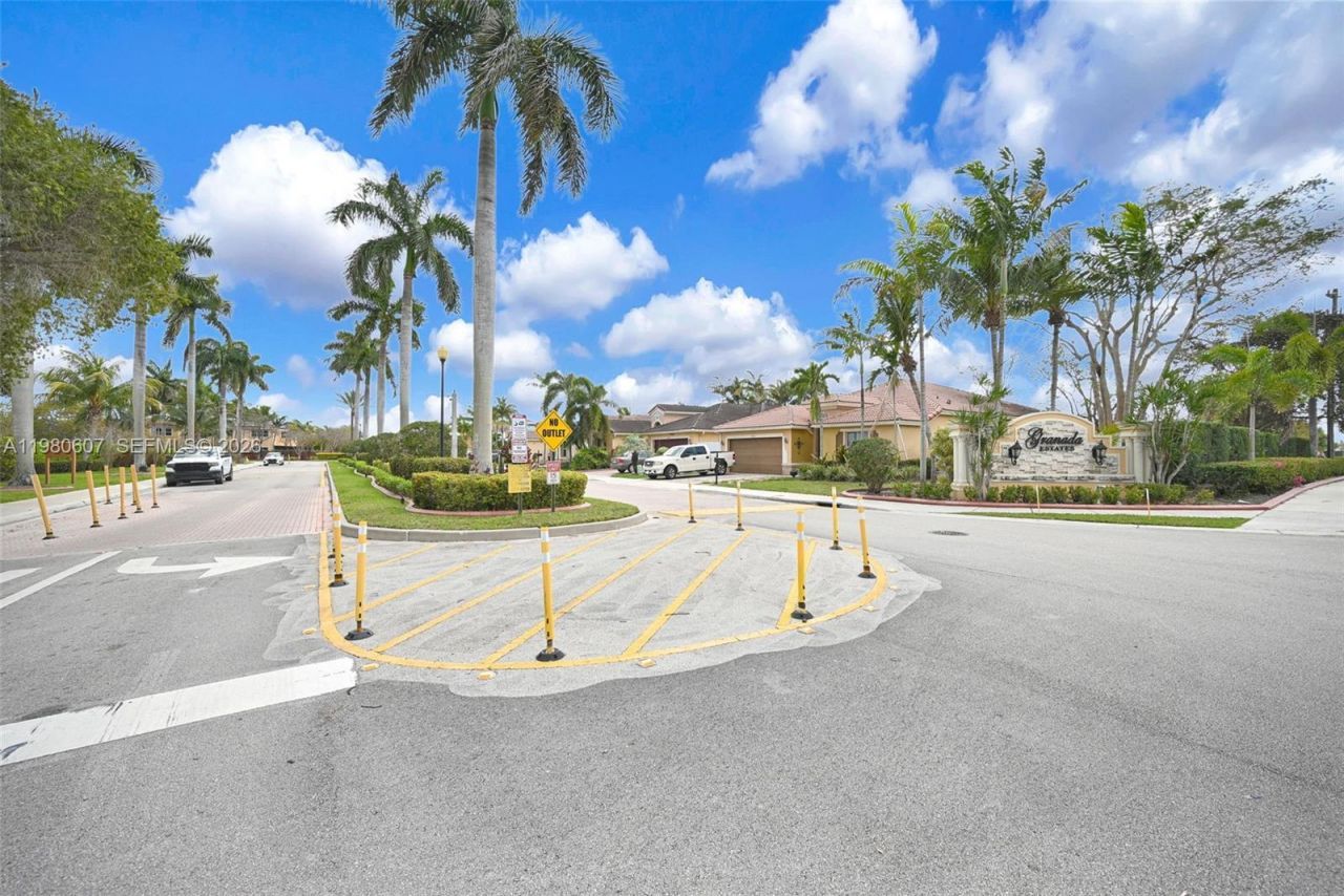 2007 NE 6th Ct, Homestead, FL 33033 Photo