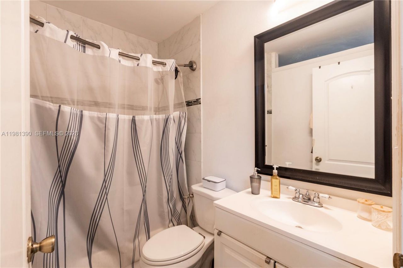 706 NW 135th Ct, Miami, FL 33182 Photo