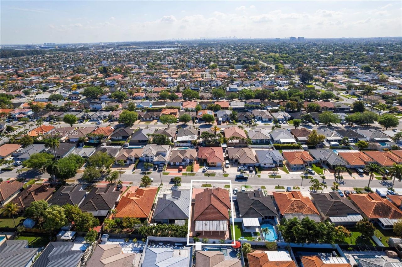 706 NW 135th Ct, Miami, FL 33182 Photo