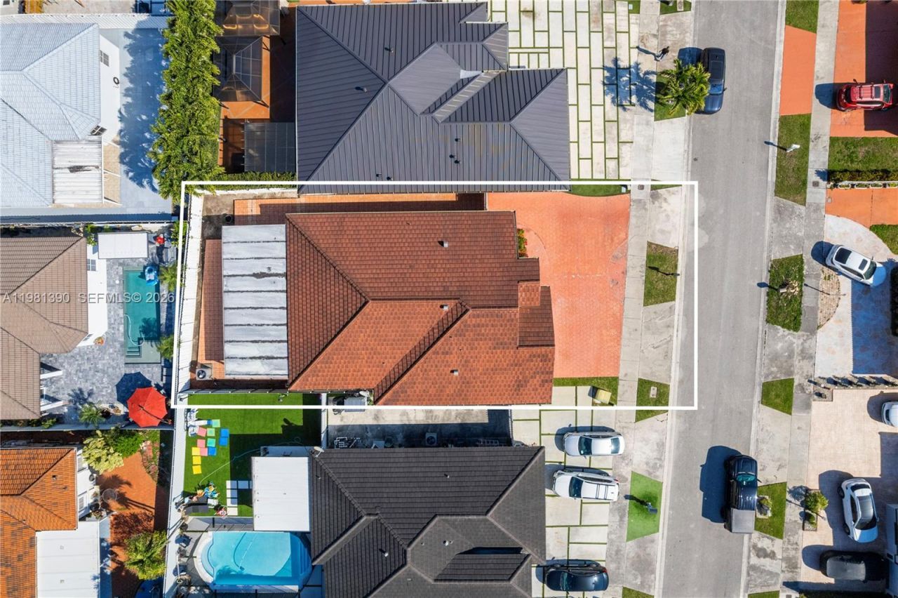 706 NW 135th Ct, Miami, FL 33182 Photo