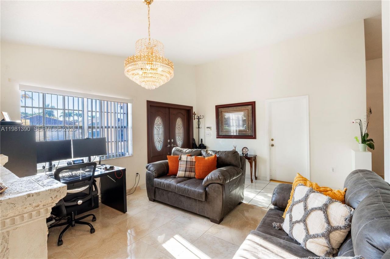 706 NW 135th Ct, Miami, FL 33182 Photo