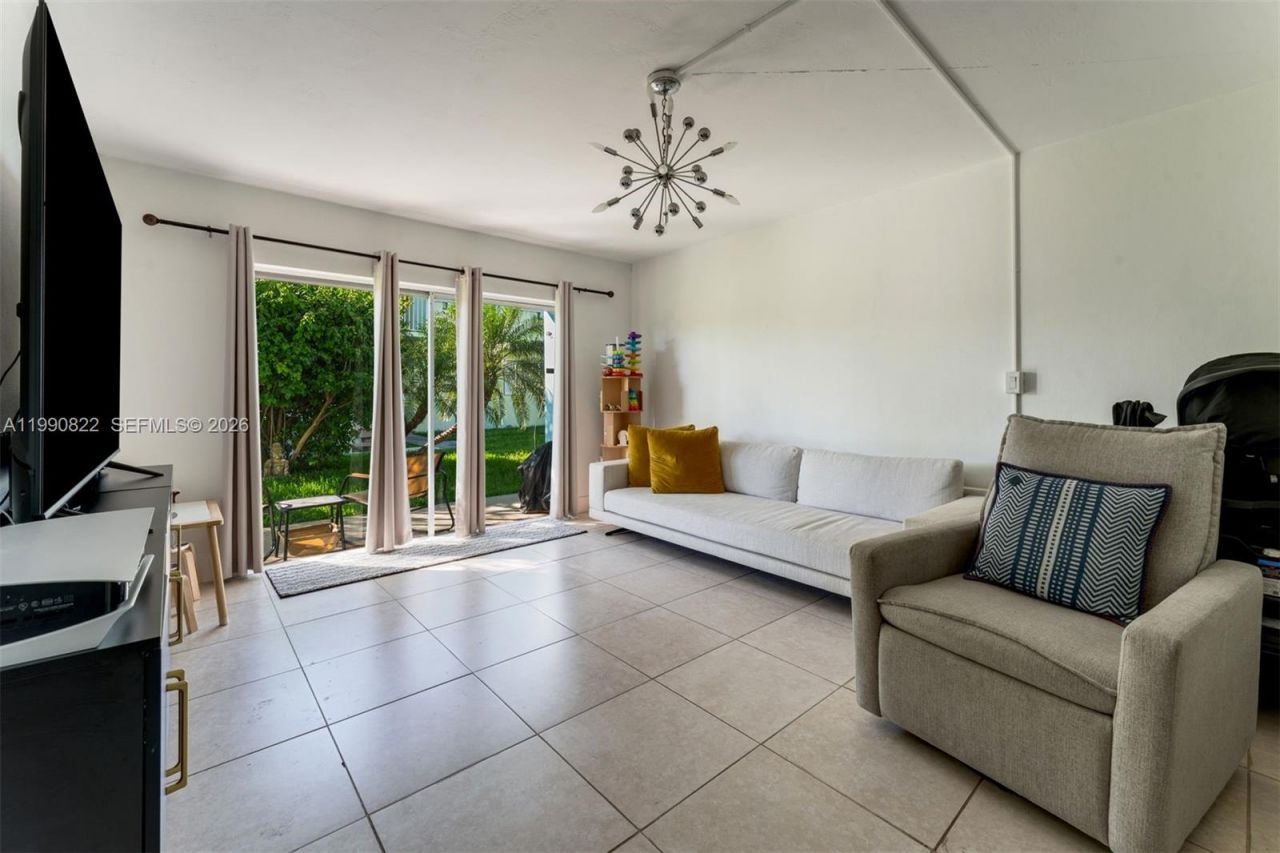 7670 SW 82nd St , Unit H117, Miami, FL 33143 Photo