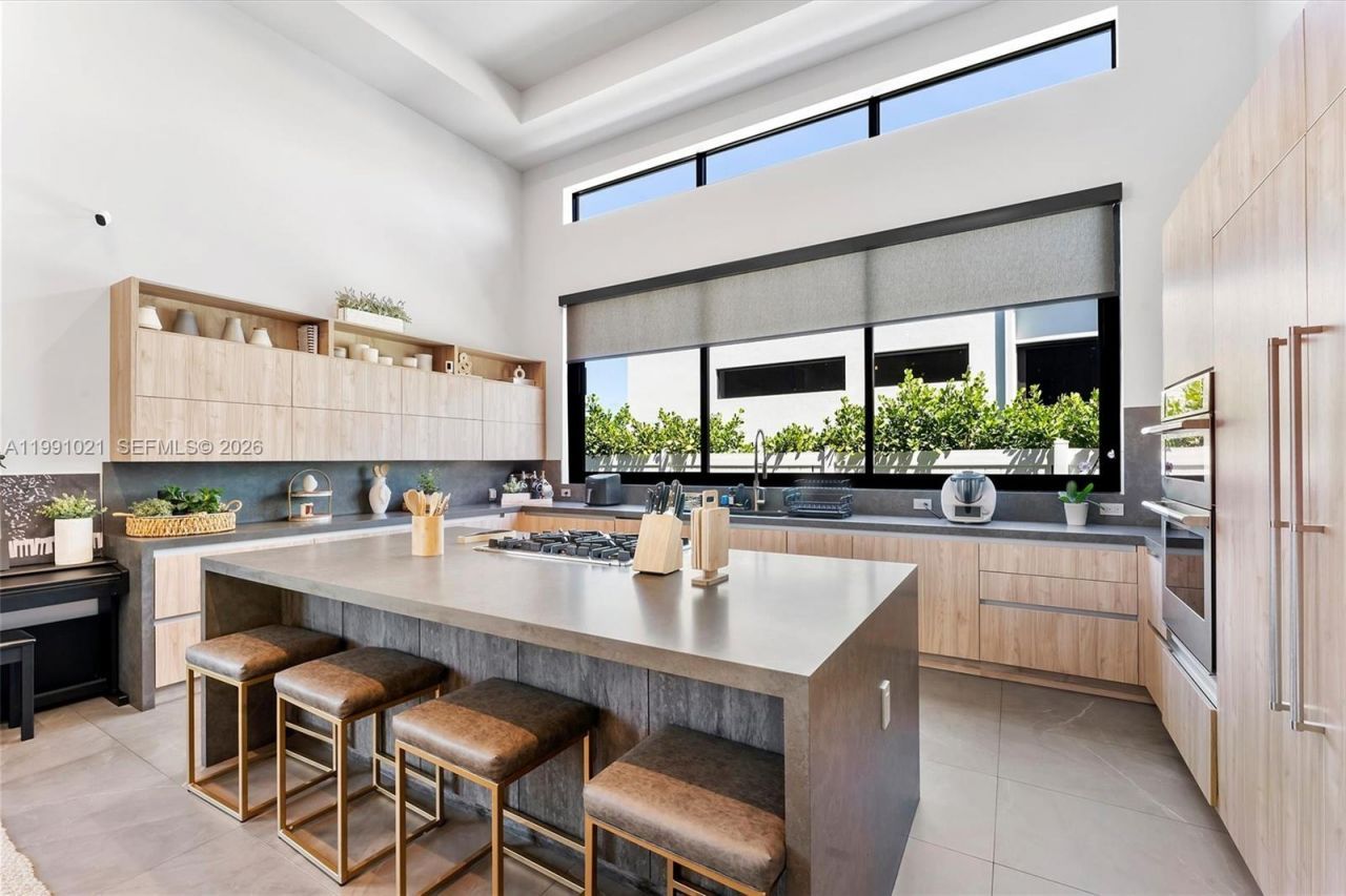 2215 NE 19th St , Fort Lauderdale, FL 33305 Photo