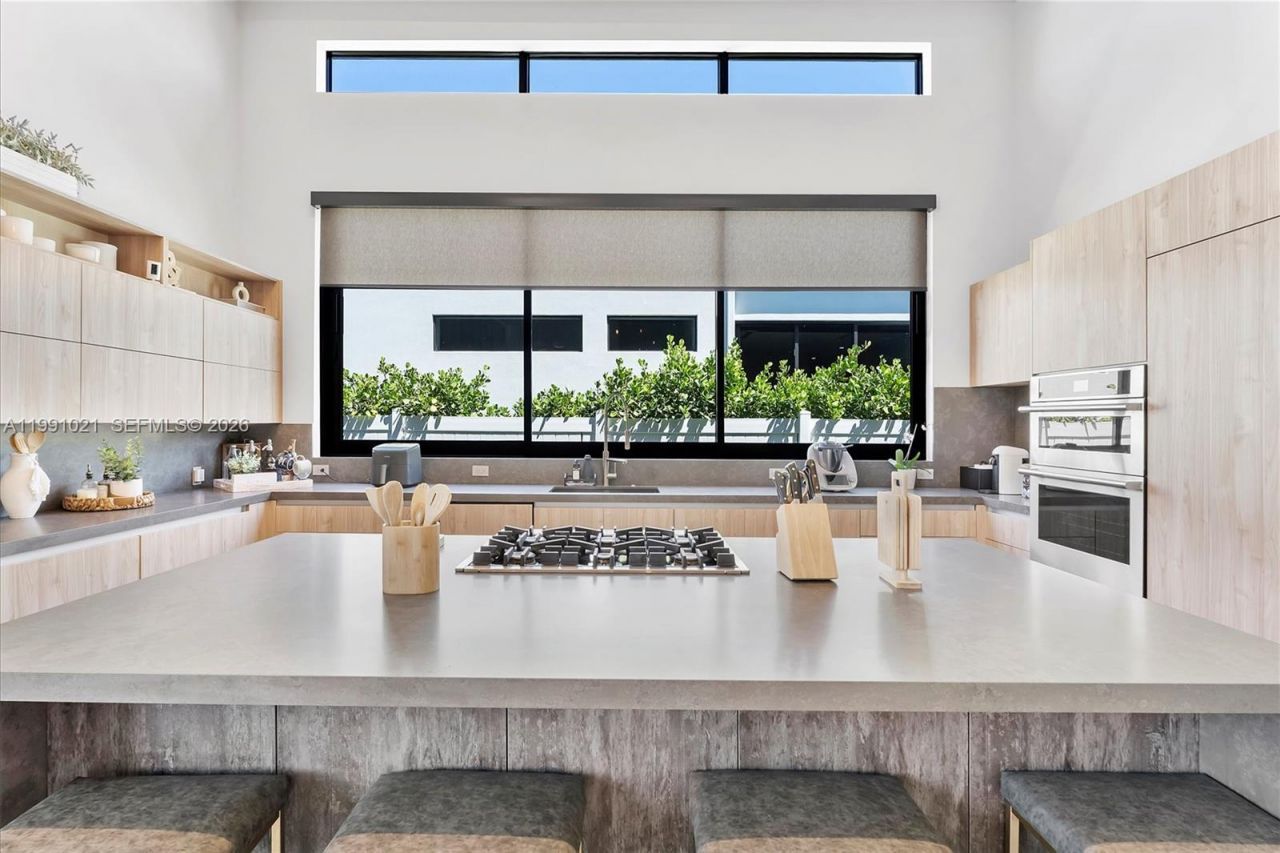 2215 NE 19th St , Fort Lauderdale, FL 33305 Photo