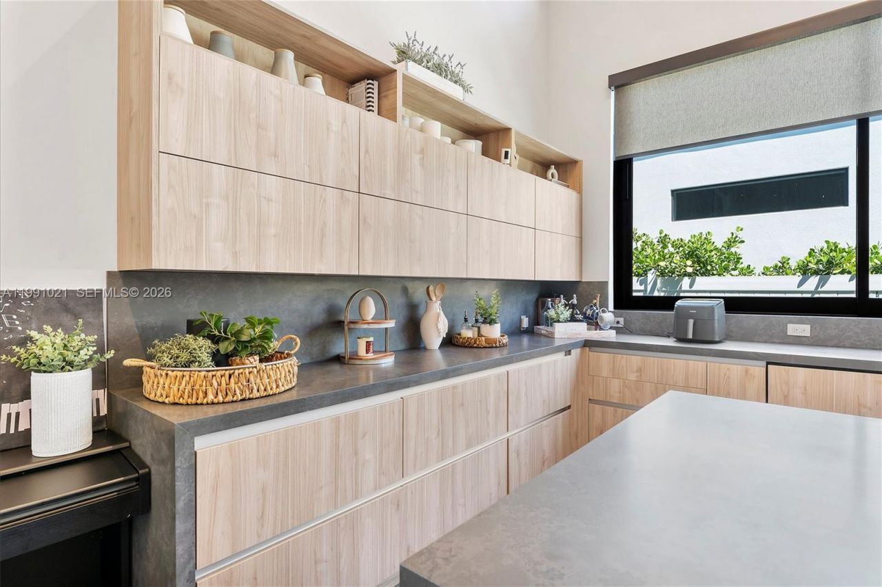 2215 NE 19th St , Fort Lauderdale, FL 33305 Photo