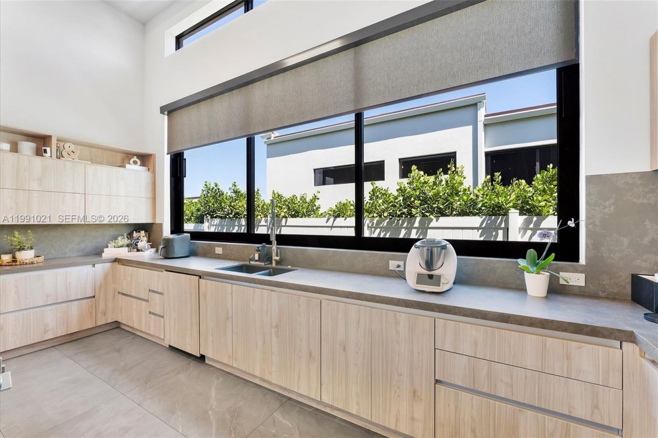 2215 NE 19th St , Fort Lauderdale, FL 33305 Photo