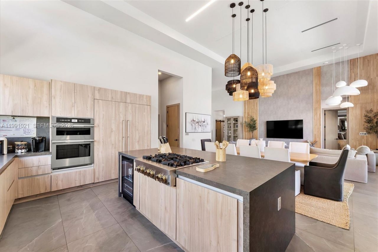 2215 NE 19th St , Fort Lauderdale, FL 33305 Photo