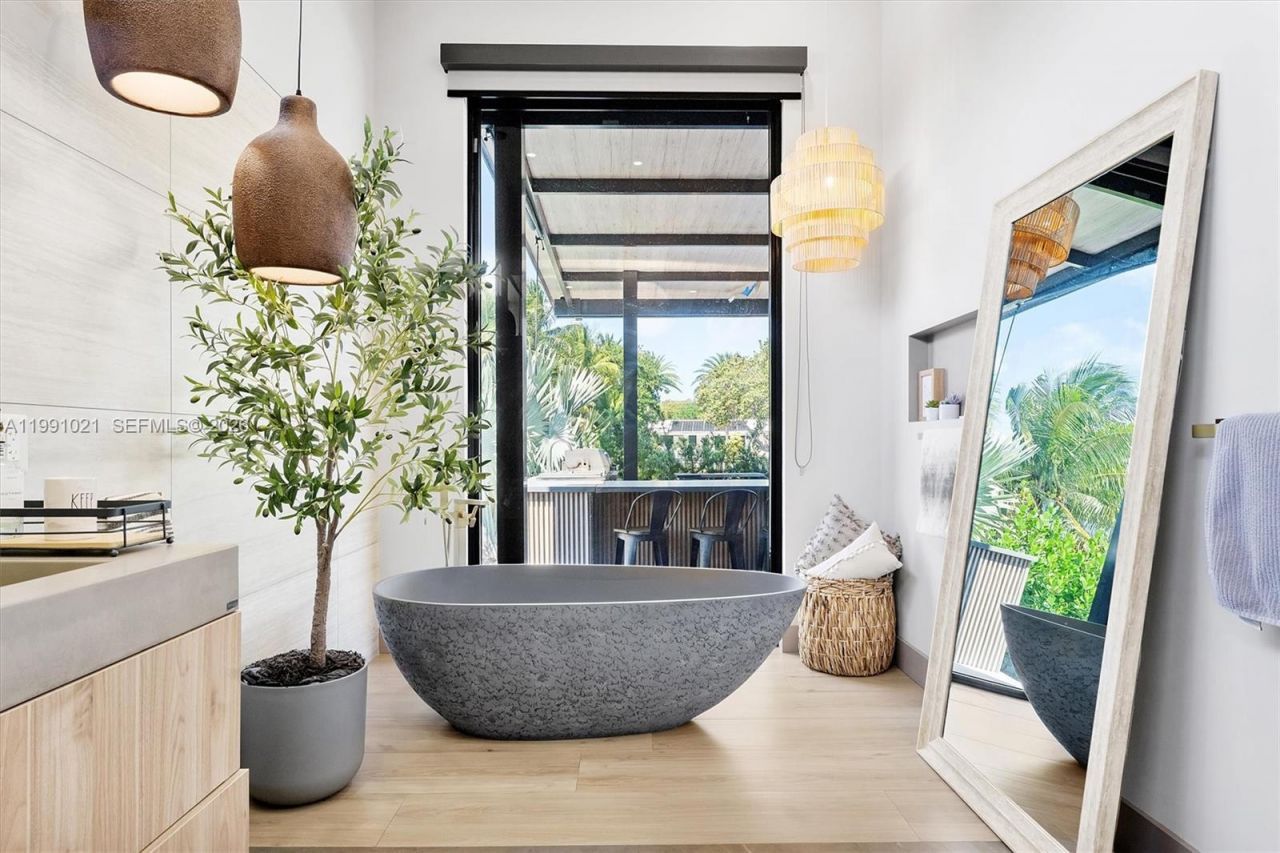 2215 NE 19th St , Fort Lauderdale, FL 33305 Photo