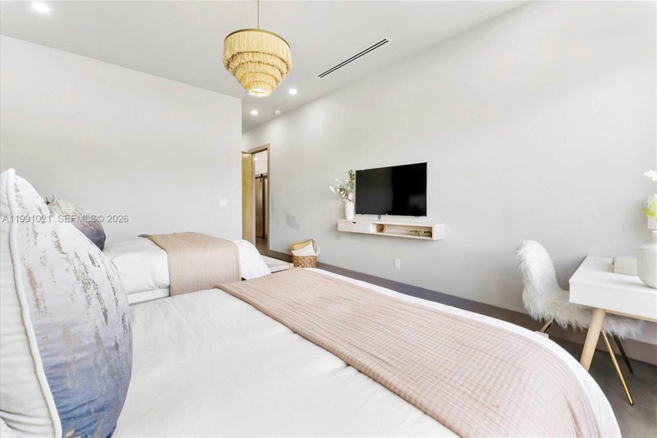 2215 NE 19th St , Fort Lauderdale, FL 33305 Photo