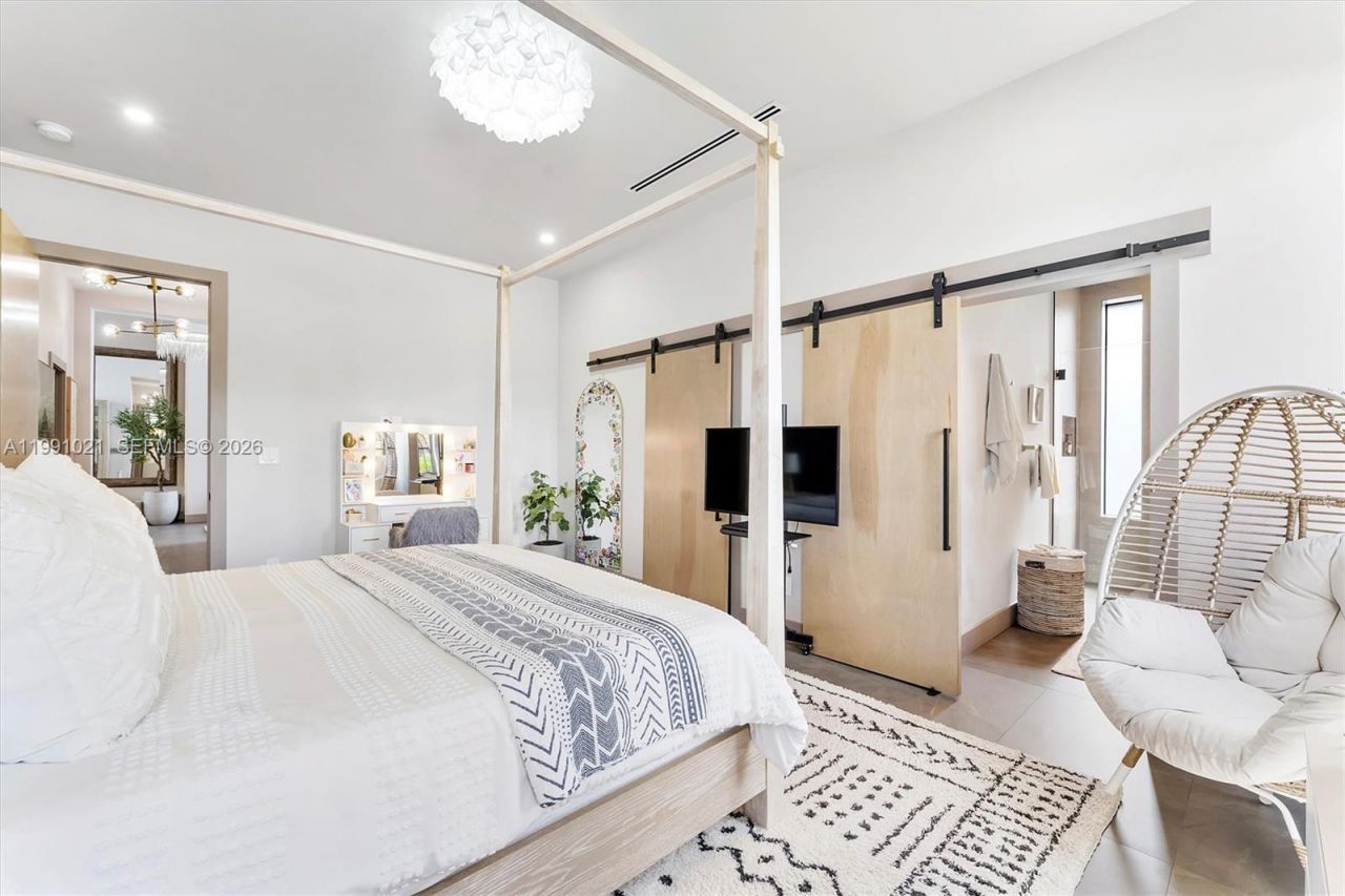 2215 NE 19th St , Fort Lauderdale, FL 33305 Photo