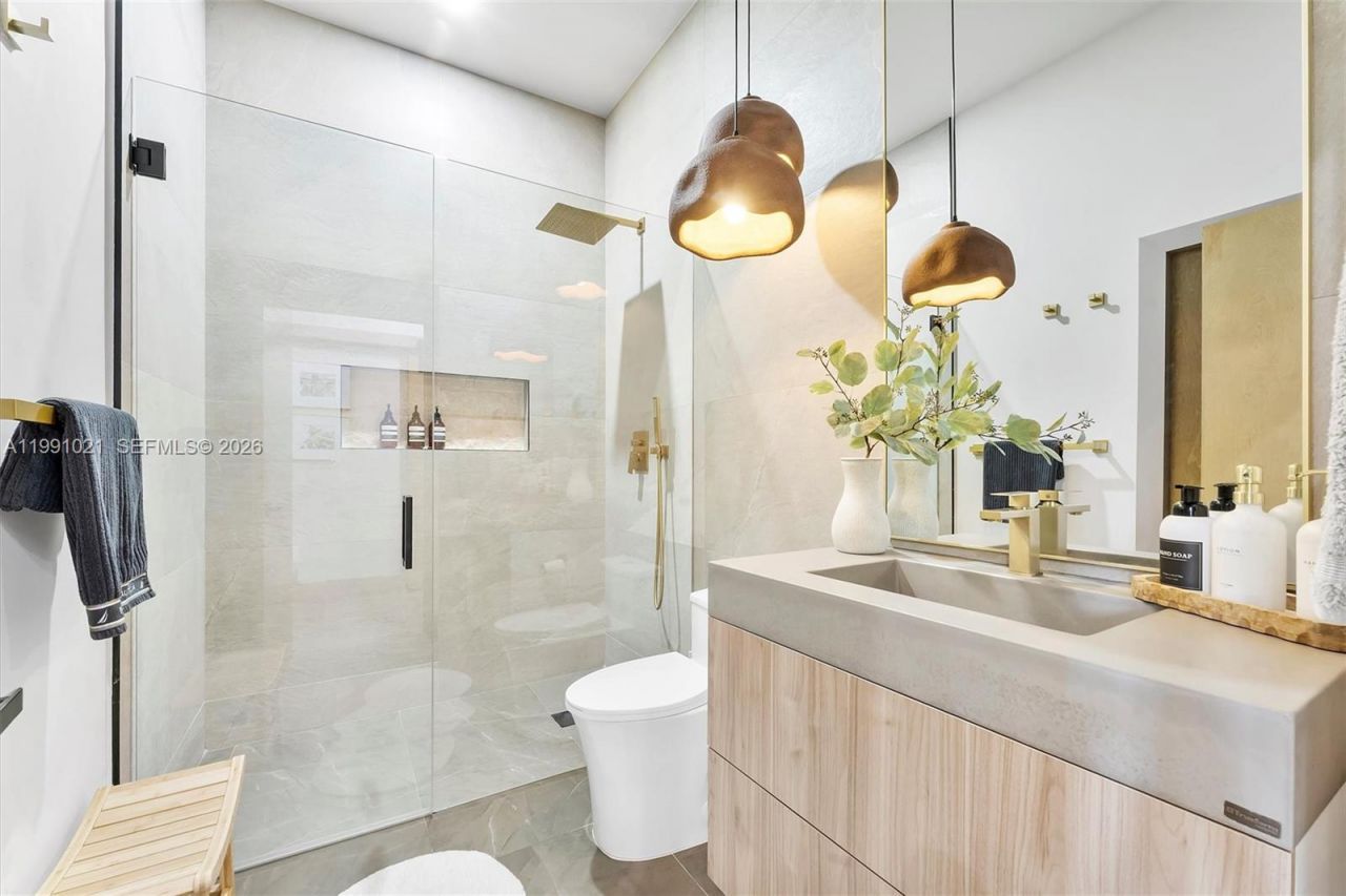 2215 NE 19th St , Fort Lauderdale, FL 33305 Photo