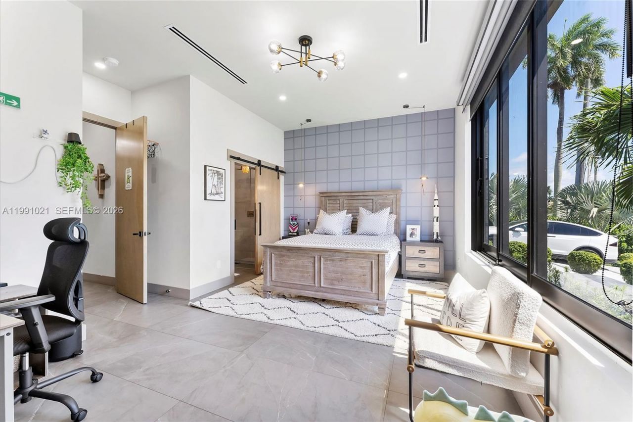 2215 NE 19th St , Fort Lauderdale, FL 33305 Photo