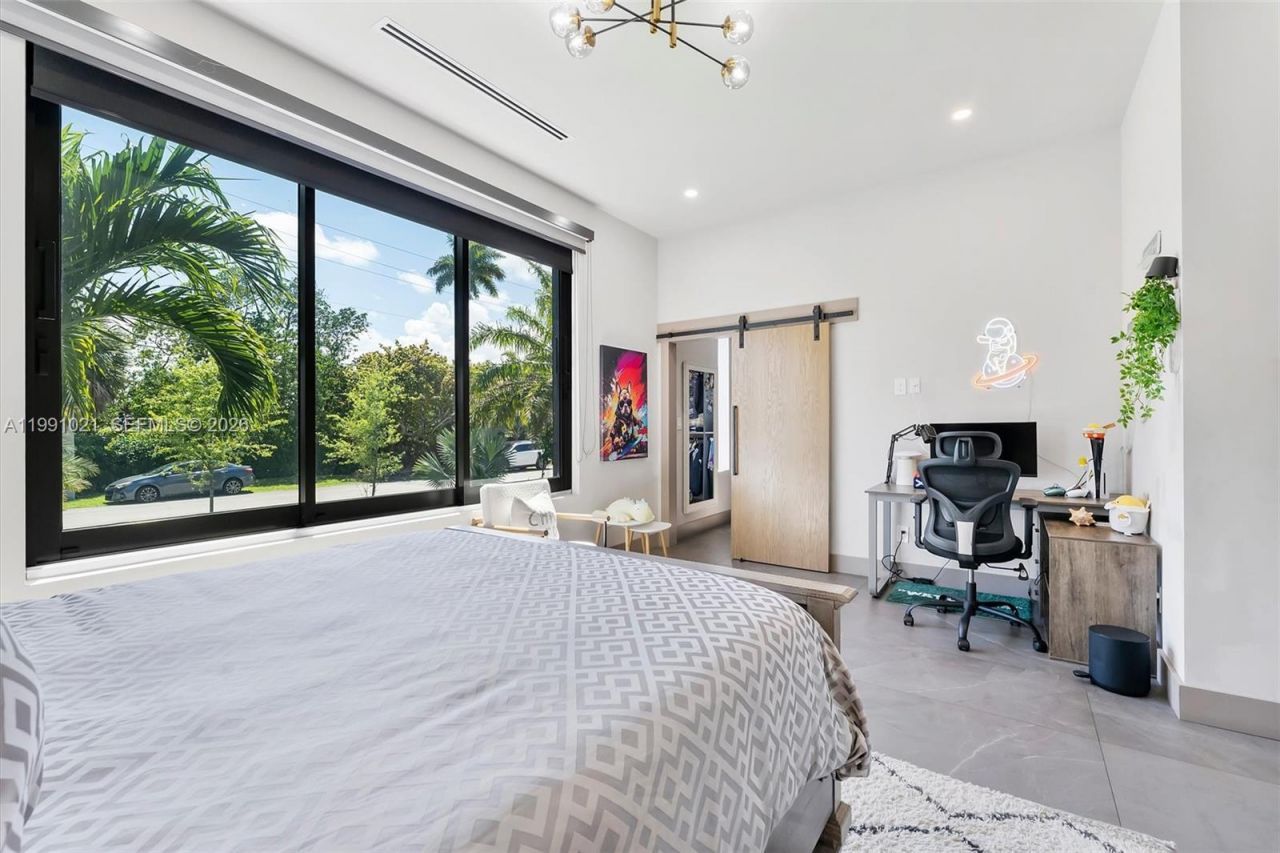 2215 NE 19th St , Fort Lauderdale, FL 33305 Photo