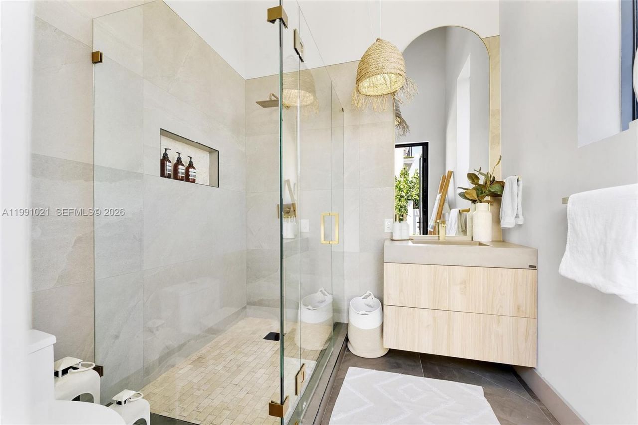 2215 NE 19th St , Fort Lauderdale, FL 33305 Photo