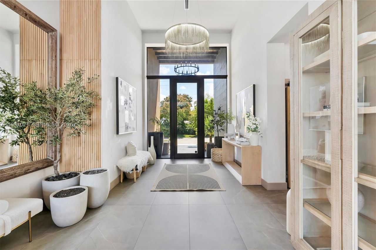 2215 NE 19th St , Fort Lauderdale, FL 33305 Photo