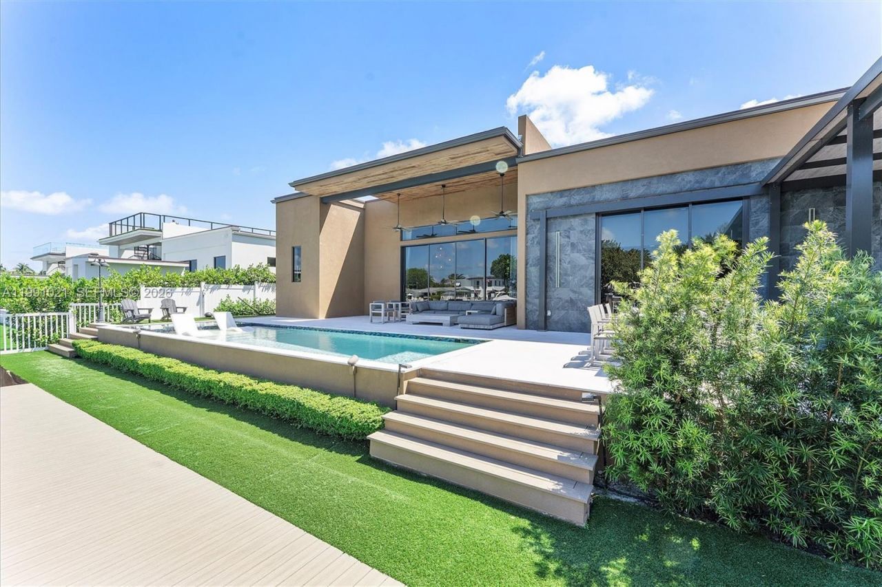 2215 NE 19th St , Fort Lauderdale, FL 33305 Photo