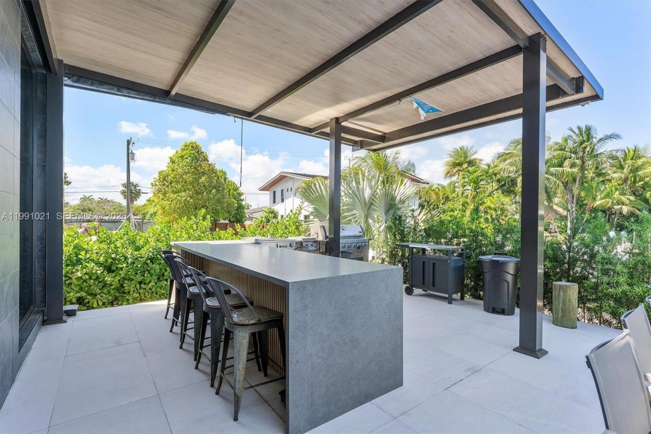 2215 NE 19th St , Fort Lauderdale, FL 33305 Photo