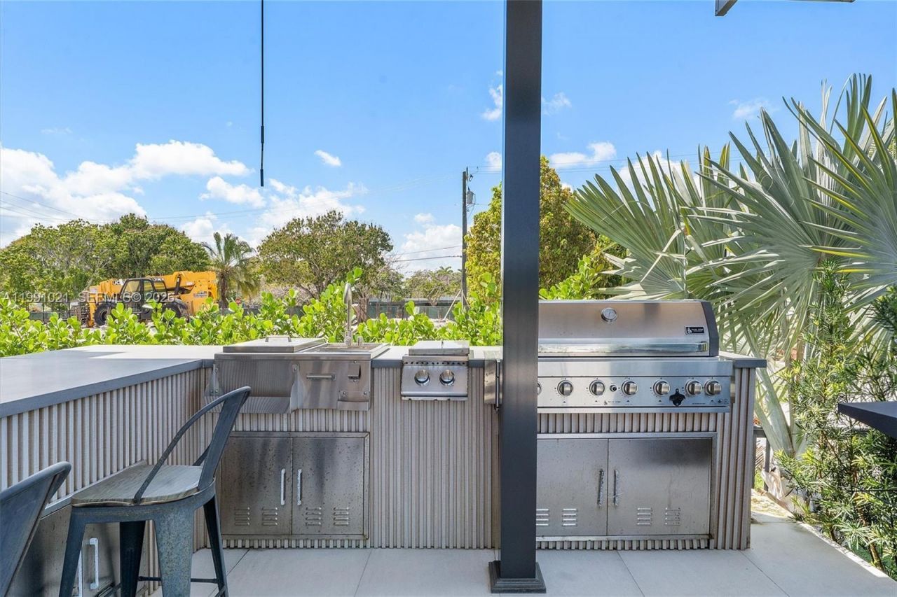 2215 NE 19th St , Fort Lauderdale, FL 33305 Photo