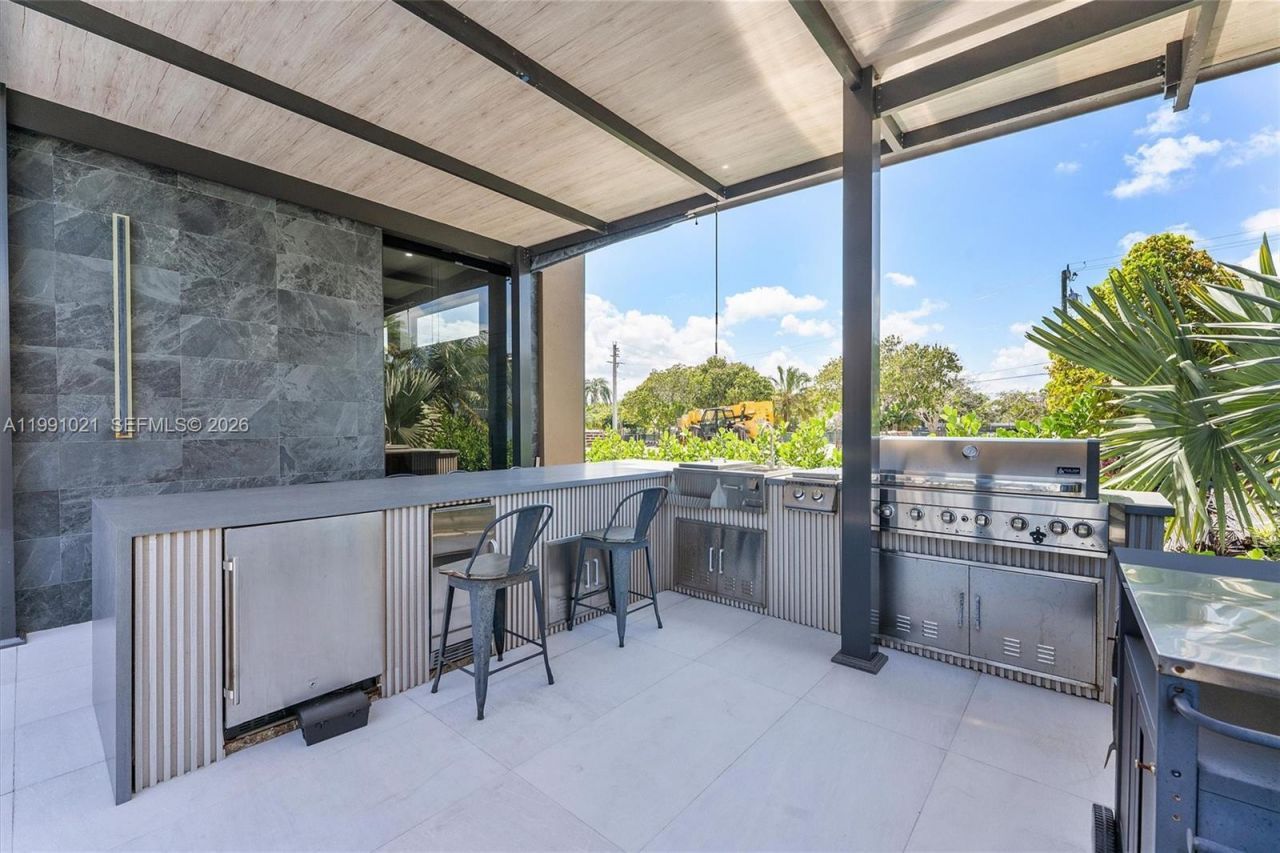 2215 NE 19th St , Fort Lauderdale, FL 33305 Photo