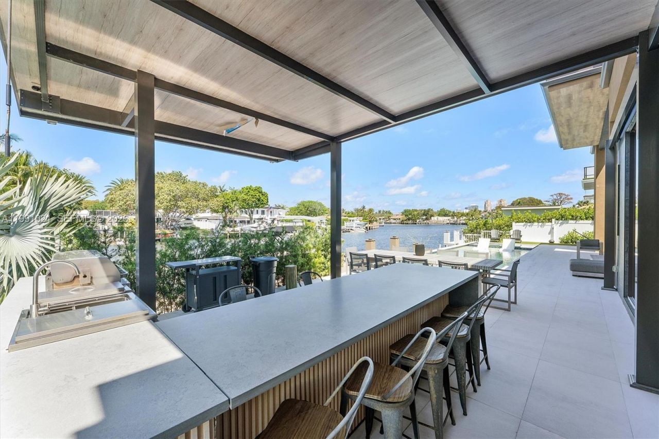 2215 NE 19th St , Fort Lauderdale, FL 33305 Photo