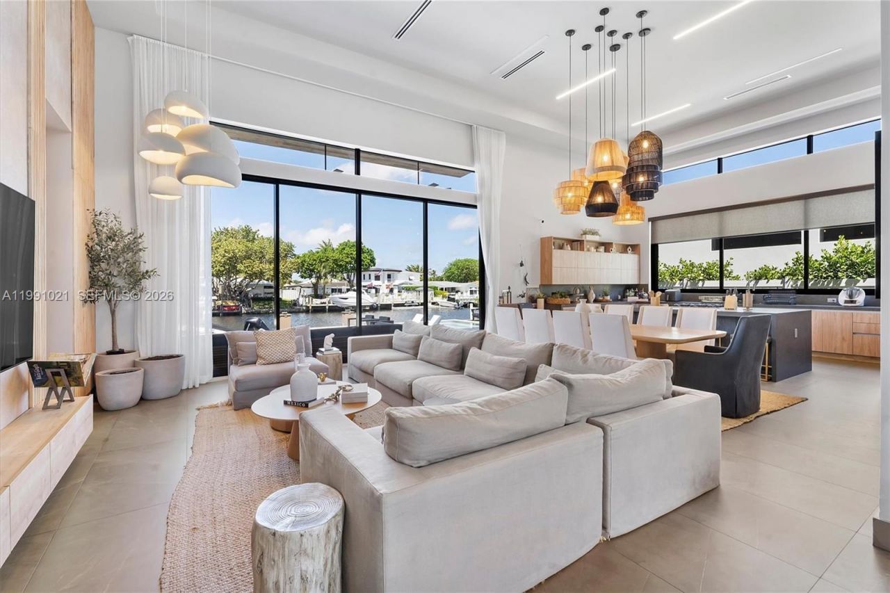 2215 NE 19th St , Fort Lauderdale, FL 33305 Photo