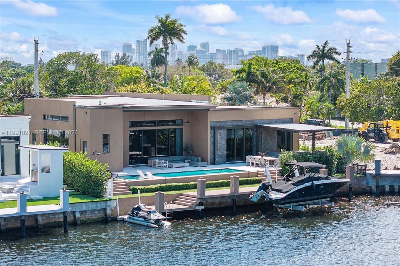 2215 NE 19th St , Fort Lauderdale, FL 33305 Photo