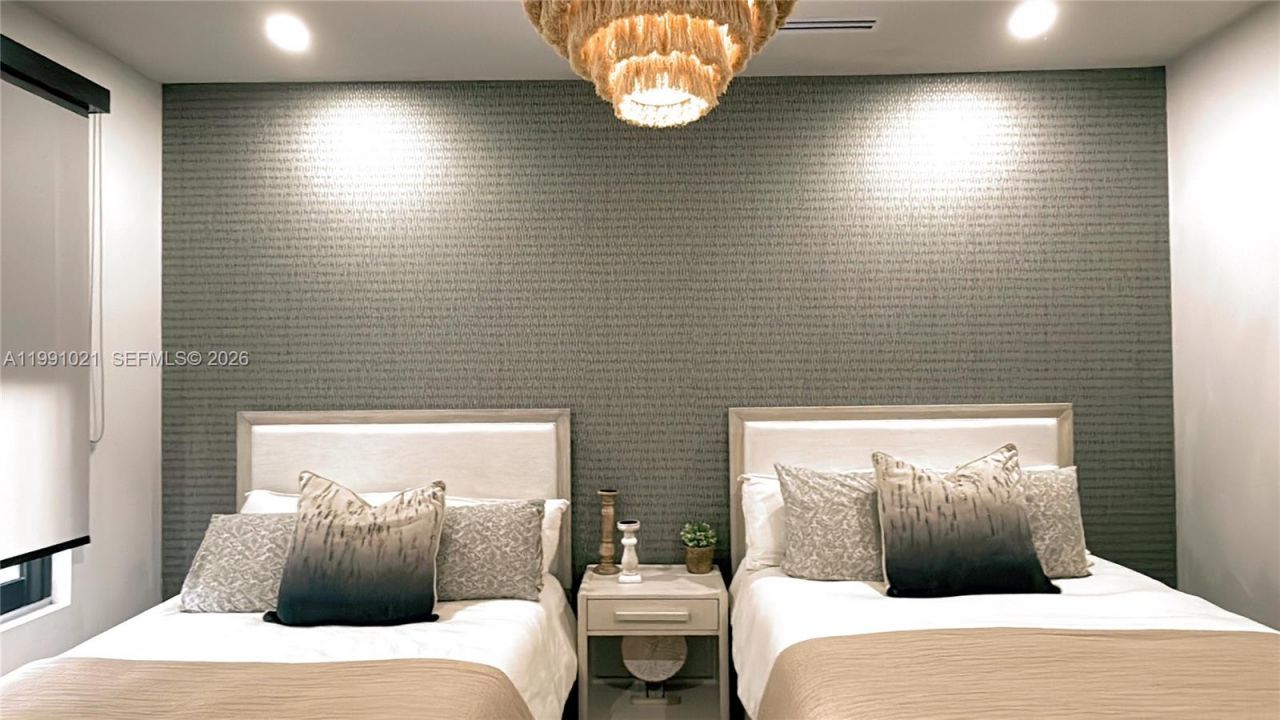 2215 NE 19th St , Fort Lauderdale, FL 33305 Photo