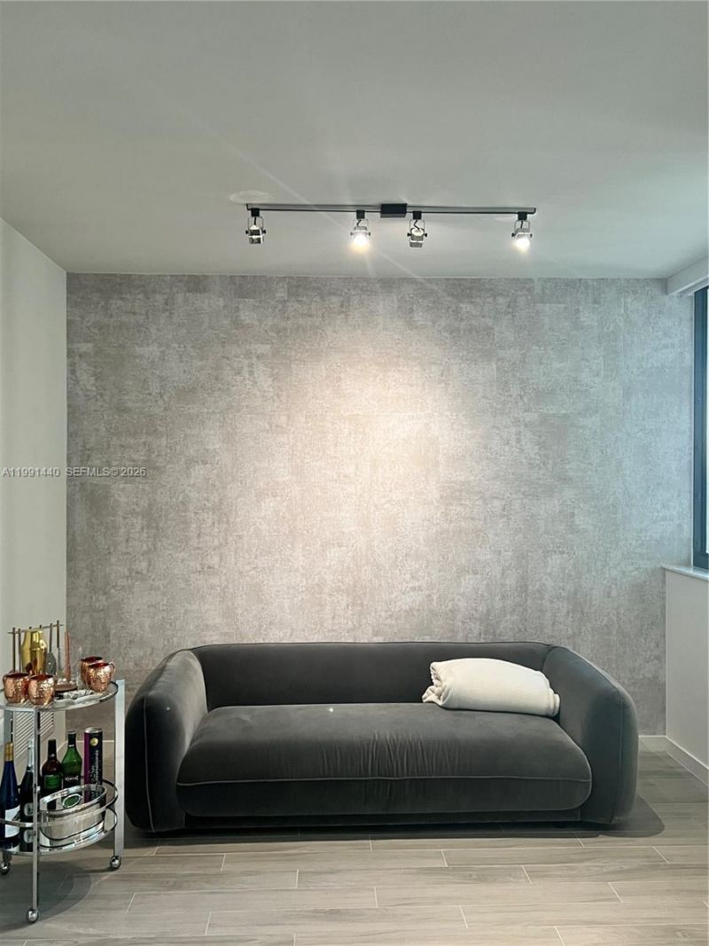 999 SW 1street, Unit 1515, Miami, FL 33130 Photo