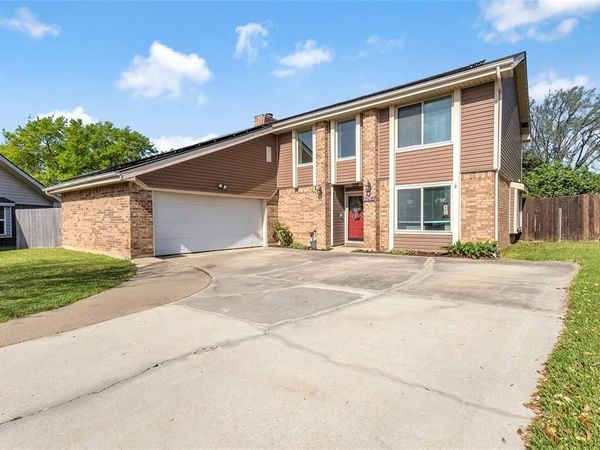 2405 Thistle Court, Euless, TX 76039