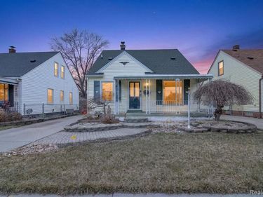 29901 Kelly Road, Roseville, MI 48066