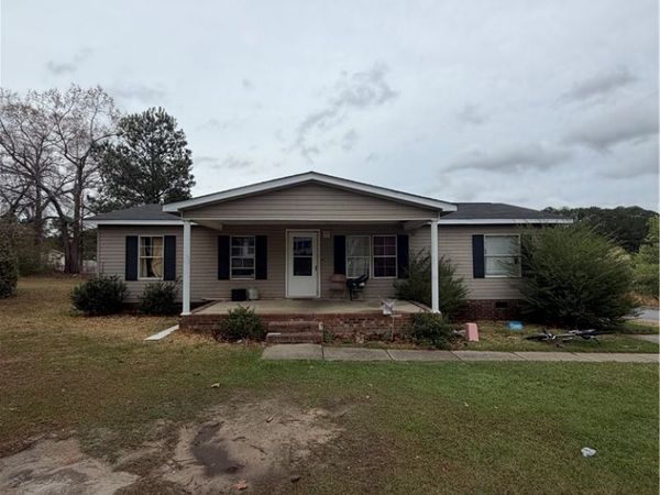 14 Tryon Court W, Spring Lake, NC 28390