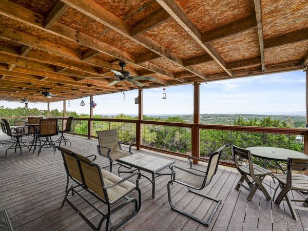 318 S Polly Peak, Bandera, TX 78003