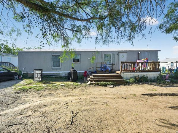 408 HICKORY ST, Jourdanton, TX 78026