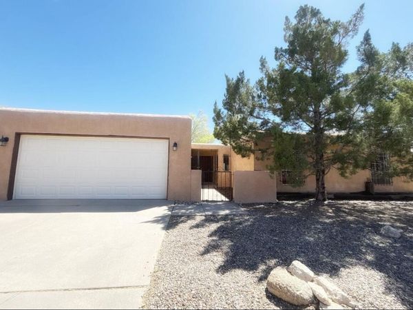8200 Loma Del Norte Road NE, Albuquerque, NM 87109